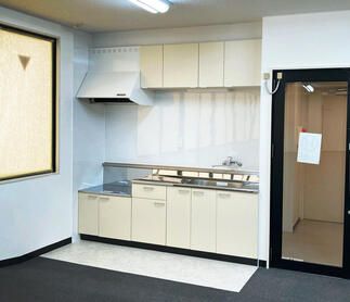 各フロア執務空間内のキッチン