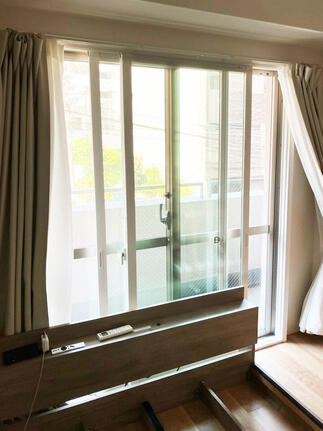 寝室の掃出し窓に内窓設置