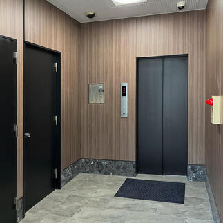 1階エントランス内部