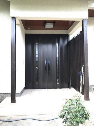 引き戸から高級感が漂う両開き扉へ