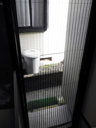 勝手口戸の網戸