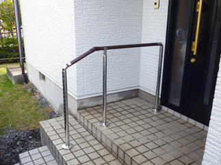 玄関ポーチ 階段手すり