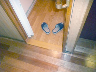 廊下の段差解消 before