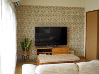 リビング　クロス貼替え