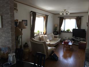 2種類のクロスでリビングをおしゃれに