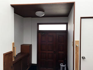 明るくなった玄関ホール