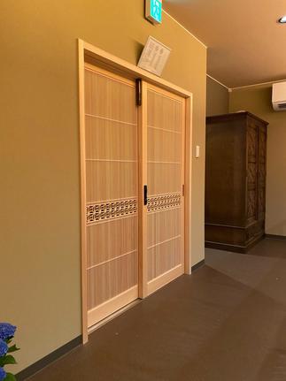 店舗入り口建具