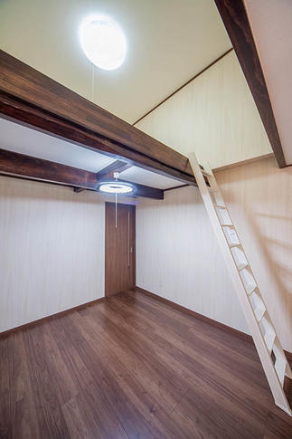 小屋裏空間をロフトに変身