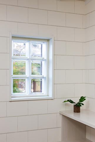 採光窓にガラスブロックを採用