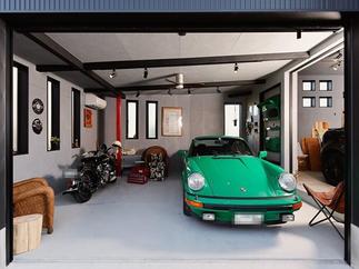 ガレージ内部