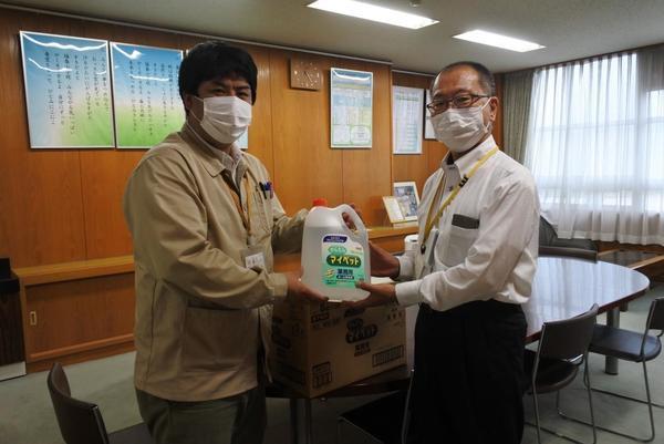 202164   小学校へ寄贈式_210610_5.jpg