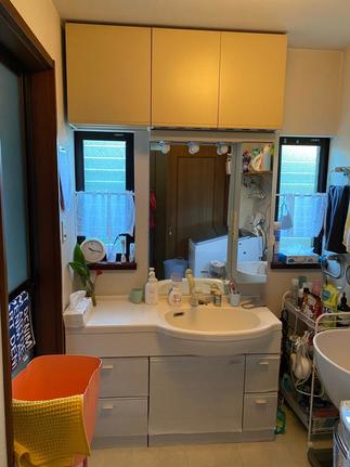 洗面化粧台　工事前