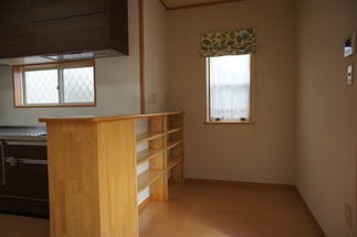 カウンター兼収納スペース