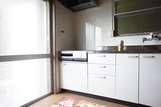 セクショナルキッチン入れ替えと合わせキッチンパネル施工