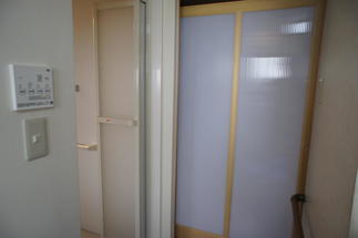 ガラス引き戸をﾂｲﾝﾊﾟﾈﾙ引戸に変更