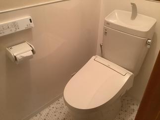掃除のしやすい節水型組合せ便器を採用しました