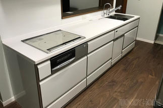 対面型レイアウトのキッチン