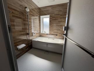 新規浴室はLIXILのリデア