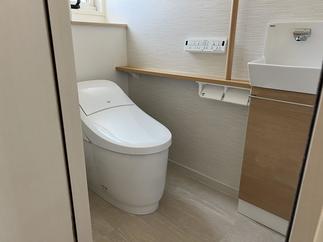1階新規トイレはLIXILのプレアス