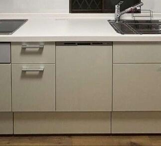 浅型食洗器＋スライドストッカーで収納力も抜群