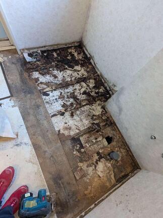 洗面室　内装工事前