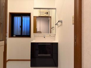 成田市　毎日を整える、上質な水まわりへ　洗面室・トイレリフォーム