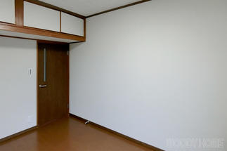 スペースの有効利用で収納を追加