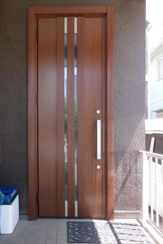カバー工法で新しく取りつける扉はLIXILの「リシェント」