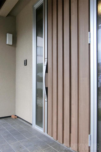 スタイリッシュな玄関扉