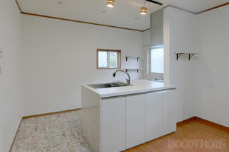 ペニンシュラレイアウトにしたキッチン