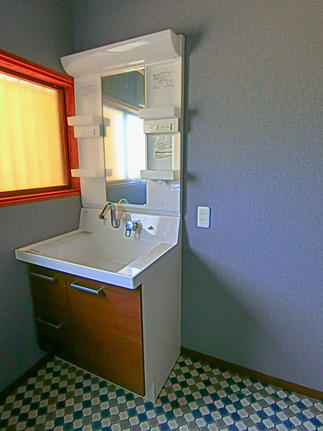 洗面化粧台「ピアラ」