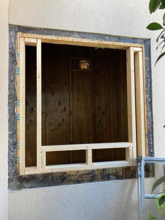 浴室窓　施工中