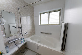 冷たく寒い浴室は暖かいユニットバスへ