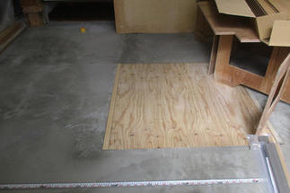 1階の小上がりの和室を低い洋間と合せます