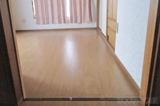 洋間にして高さを合せ安心の床