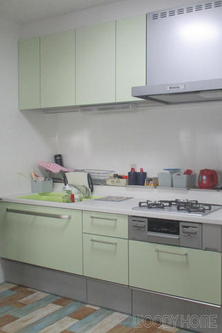 システムキッチン取りつけ完了で収納力アップ