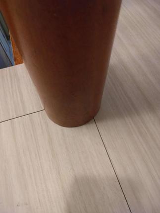 2階廊下の柱廻り施工後写真です。