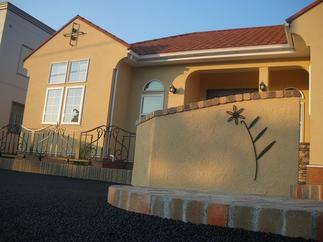 重厚感のあるアルミ鋳物フェンス