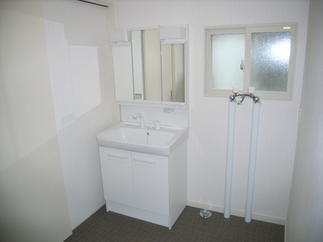 洗面室を明るく、広く