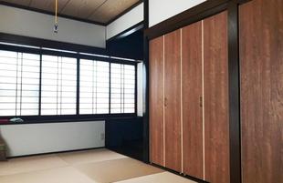 半分荷物置き場になっていた床の間を、お気に入りの焼き物を飾れるオシャレな空間へ。