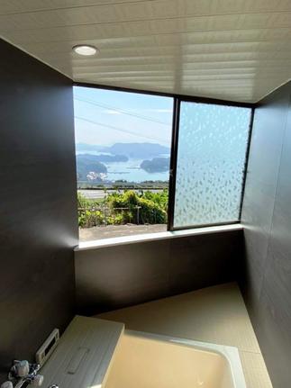 窓を開けると、最高のオーシャンビューが広がります。