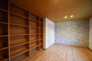 ゆっくり読書が楽しめる洋室