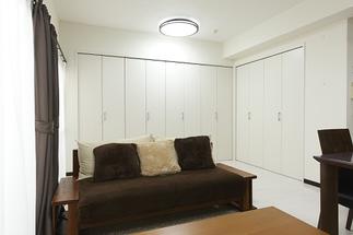 壁一面に統一感のある収納を