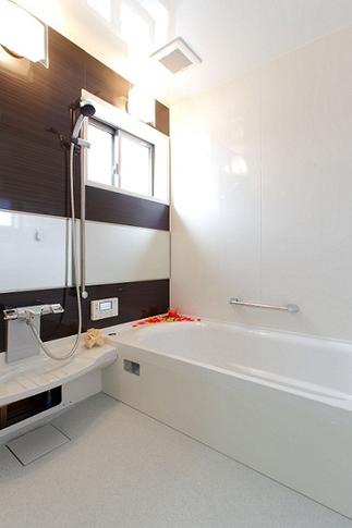 凍える寒さだったお風呂もホテルの様な仕上がりに