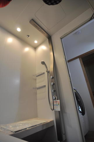 オーバーヘッドシャワー