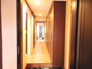 ダウンライトでスッキリ空間に