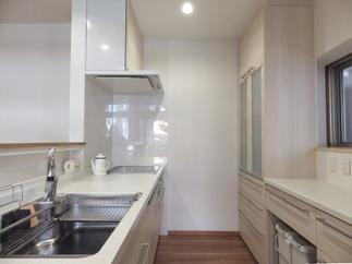 Ｌ型から対面式へ。会話がはずむキッチン