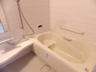 足をのばしてゆっくりバスタイム