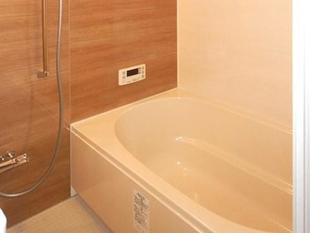 シンプルながらも機能性の高い浴室：LIXIL リノビオV