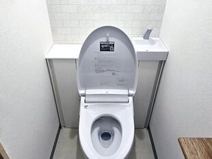 LIXIL「Jフィット」で明るく快適なトイレ空間へ